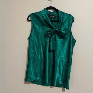 green professional top